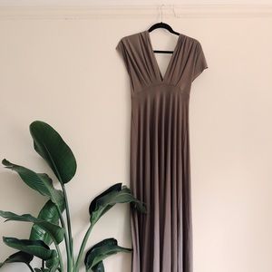 Von Vonni Transformer Taupe Dress